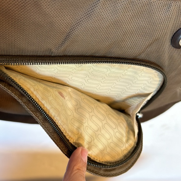 Tumi Shoulder bag, in GREAT condition, Olive color - Picture 6 of 12